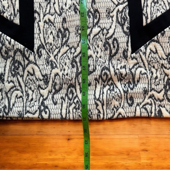 Parker Blanche Sheath Dress – Black & White Ponte Knit Jacquard – Size L - Picture 13 of 16